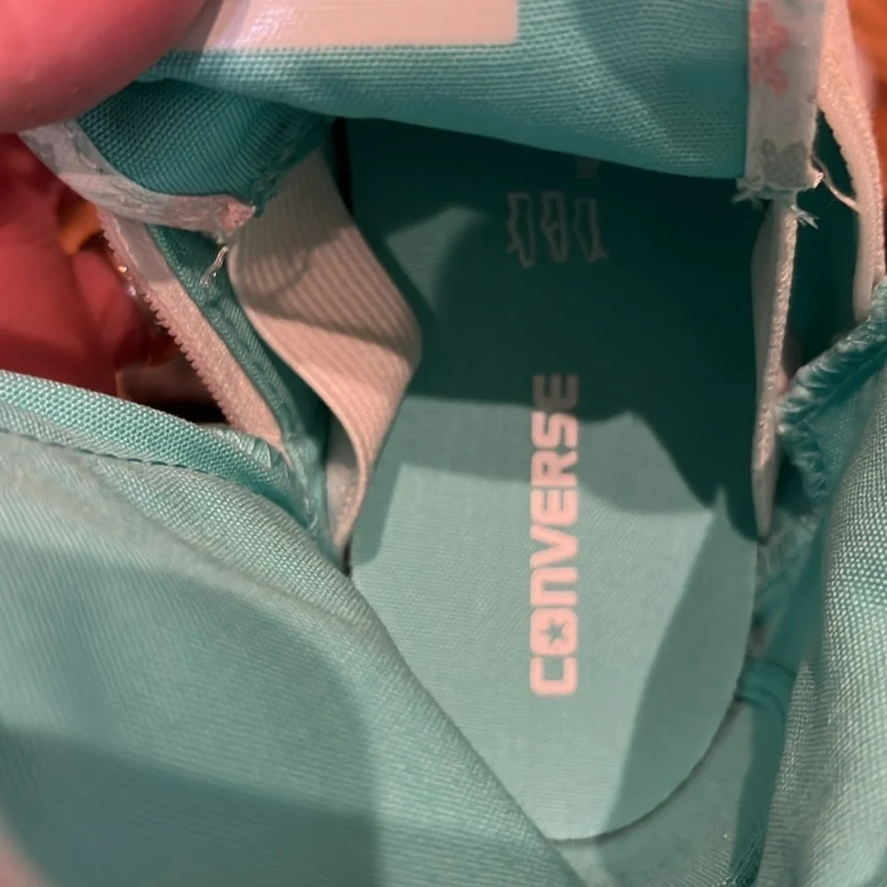 Converse Girls CTAS Block Party High Top Lace up Shoes size 5 NWT in box